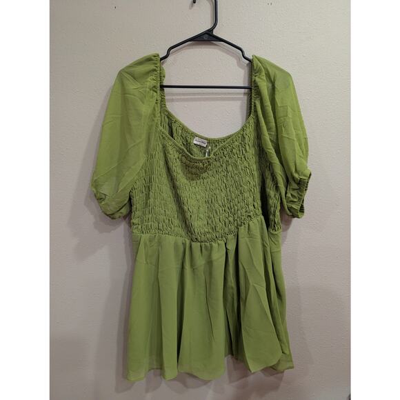 Pretty green smocked short sleeve peasant top by American Bling size 3X NWT - Picture 1 of 7